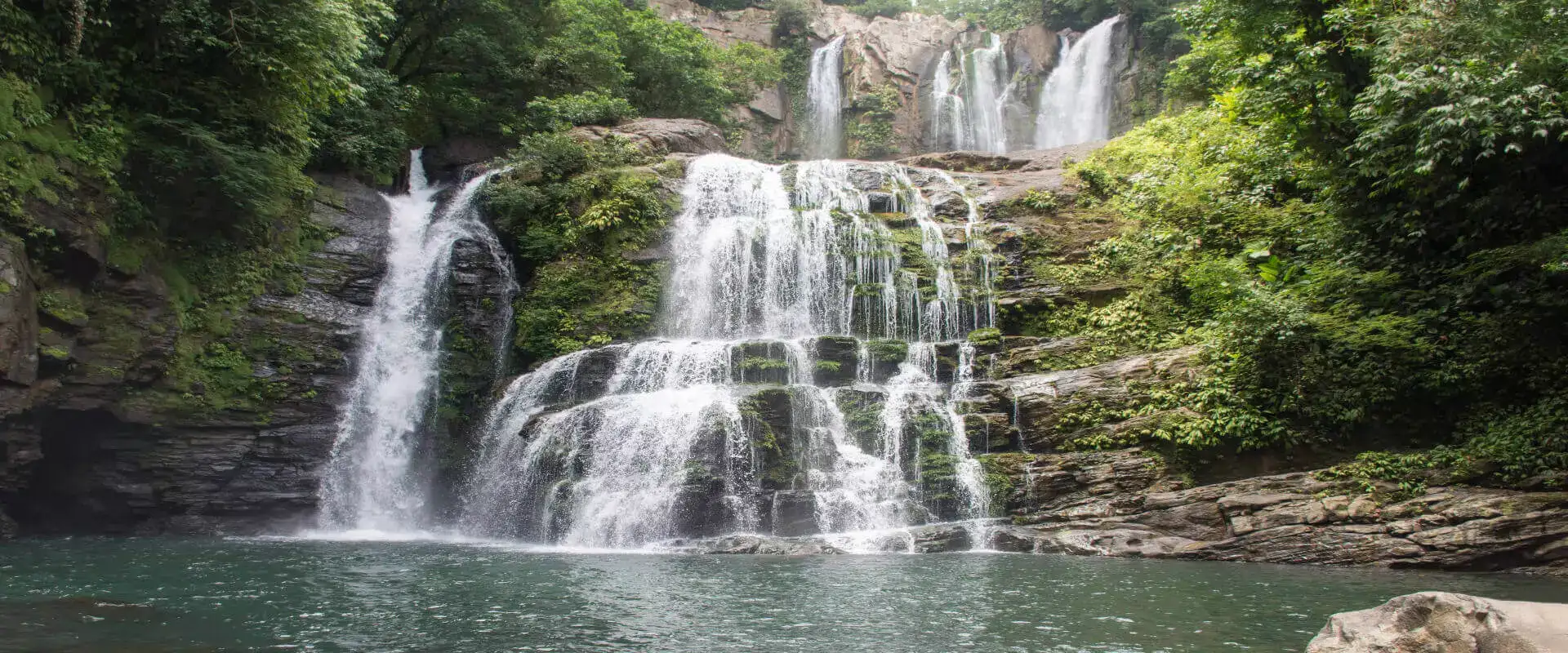 Tour de Caminata a las Cataratas Nauyaca