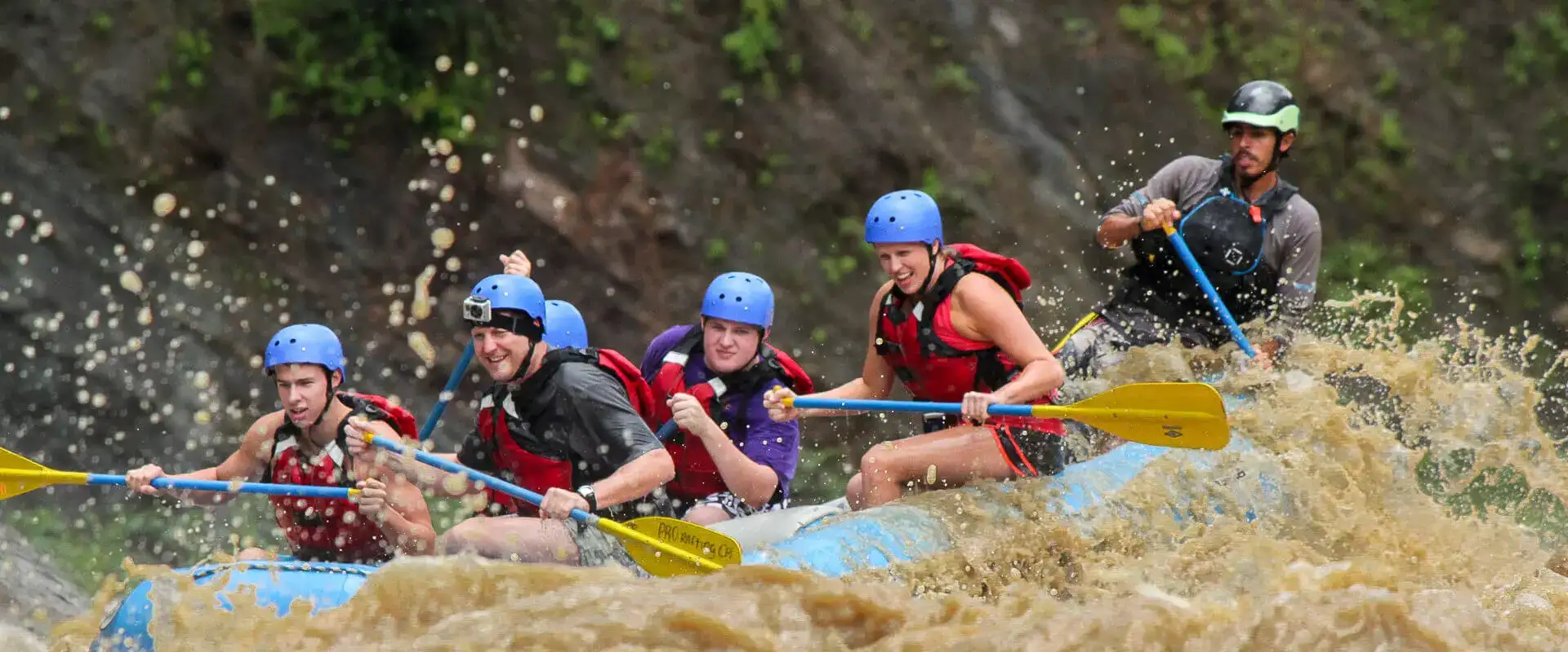 Tour de Rafting Río Naranjo (Clase II, III & IV) | Costa Rica