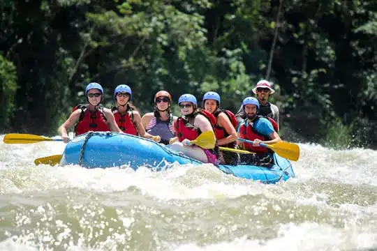 Tour de Rafting Río Naranjo (Clase II, III & IV)